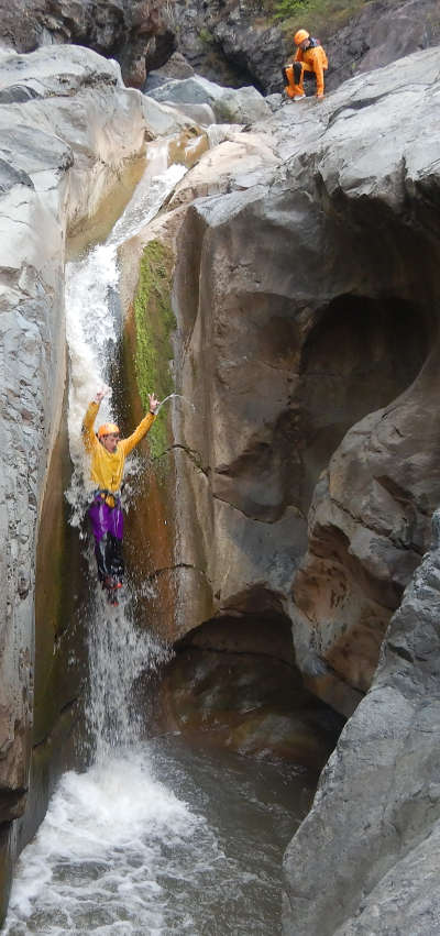 Le canyon de Bras Rouge intégral dans le cirque de Cilaos.