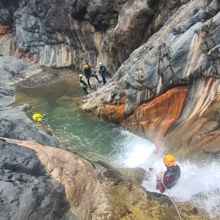 Canyoning à Bras Rouge intégral à Cilaos à La Réunion