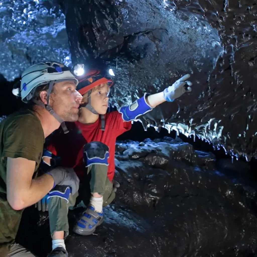 Tunnel de lave à La Réunion, parcours découverte sur la coulée 2004